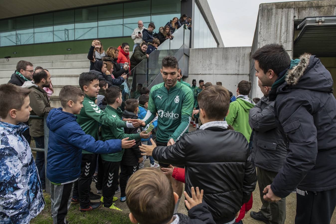 Fotos: El Racing entrena con público