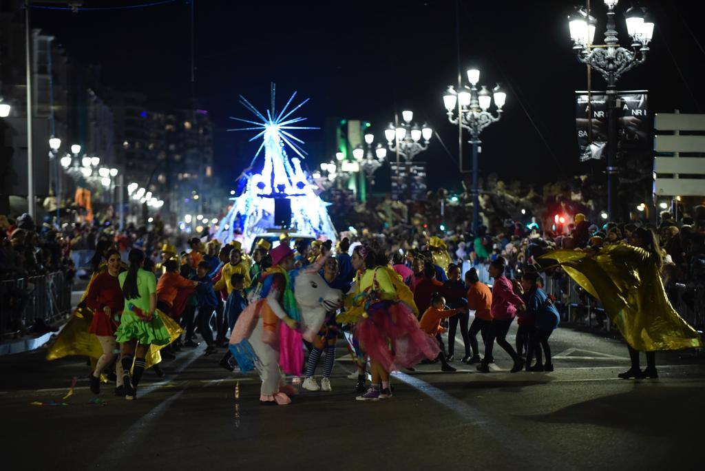Fotos: Miles de personas siguen la Cabalgata de Santander