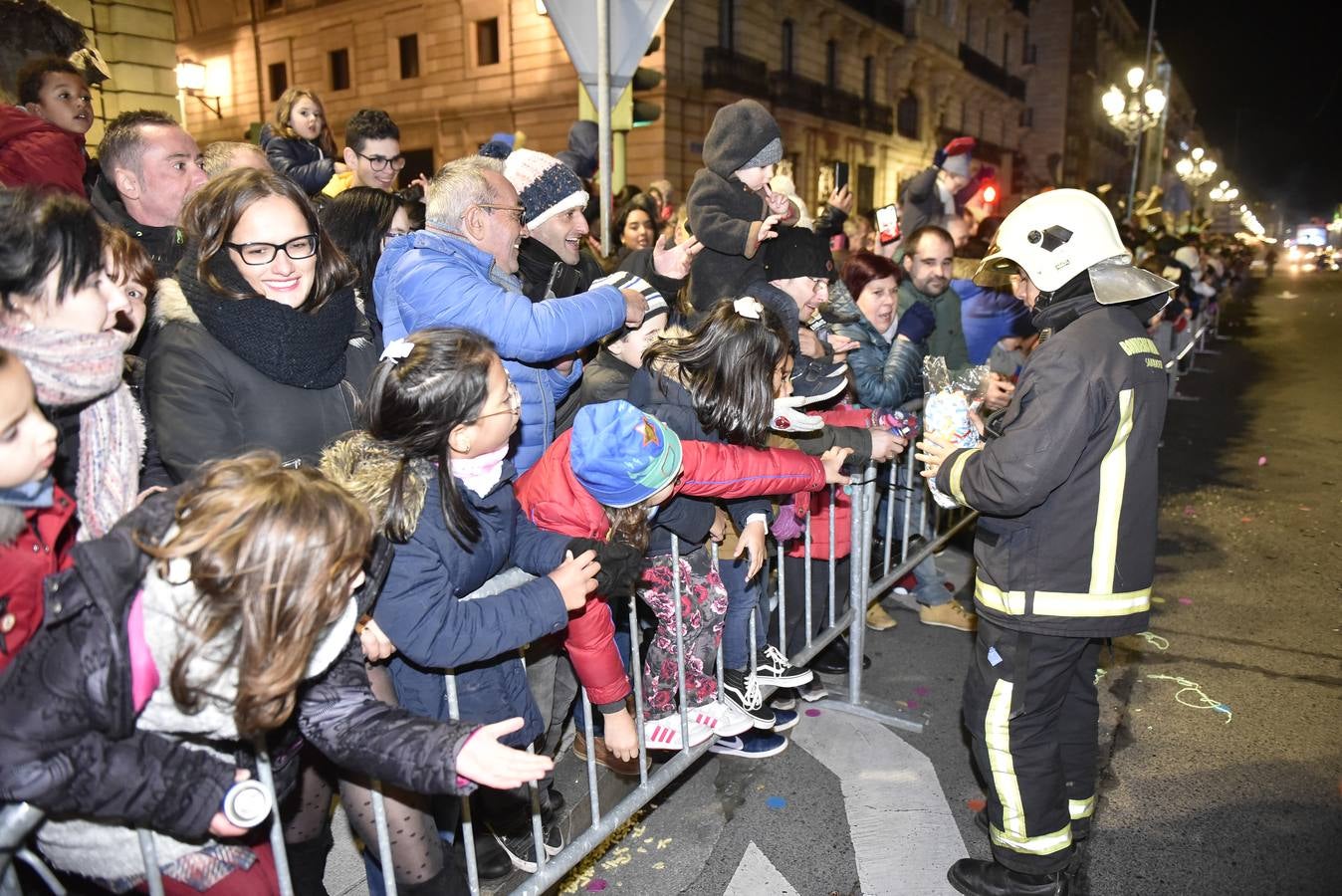 Fotos: Miles de personas siguen la Cabalgata de Santander