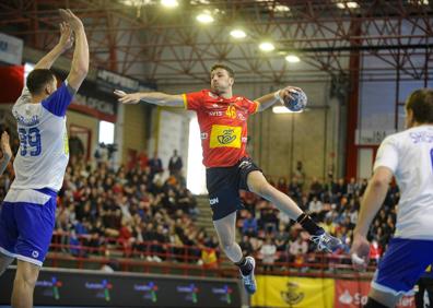 Imagen secundaria 1 - España se lleva el triunfo final en el Torneo Internacional de Torrelavega tras derrotar a Rusia