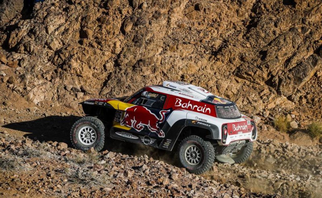 El coche de Carlos Sainz, durante la tercera etapa del Dakar. 