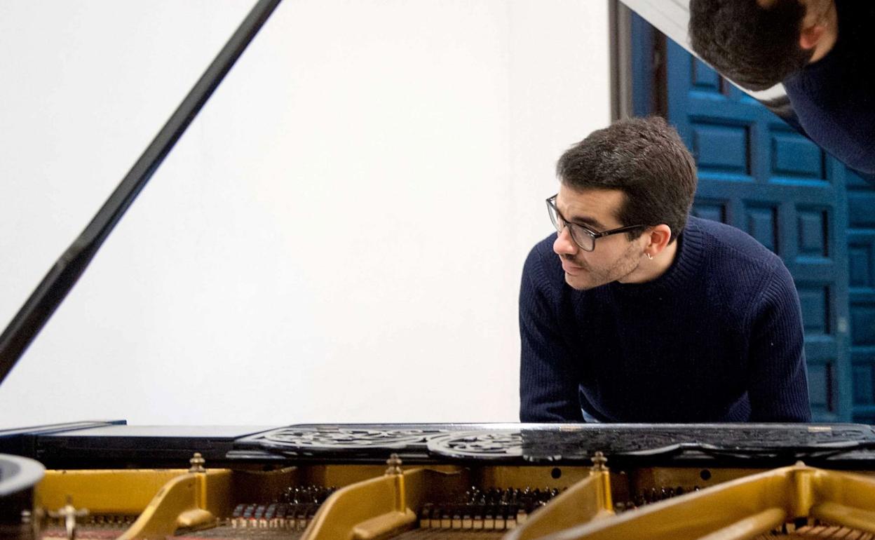 Juan Pérez Floristán regresa este sábado al Palacio de Festivales con una pieza de Mozart. 