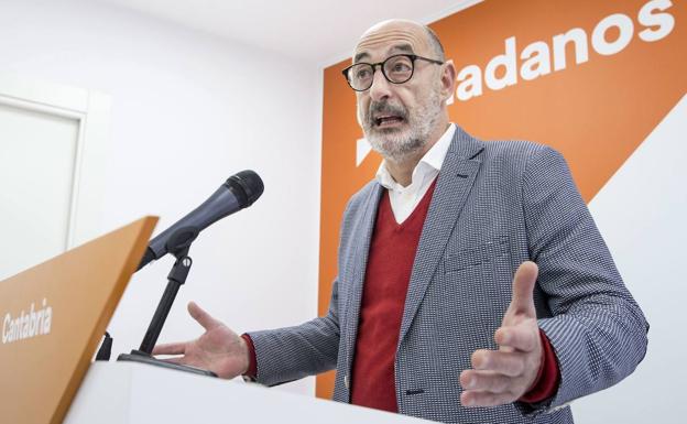 Ciudadanos ofrece a Revilla sus diputados «sin contraprestaciones» 