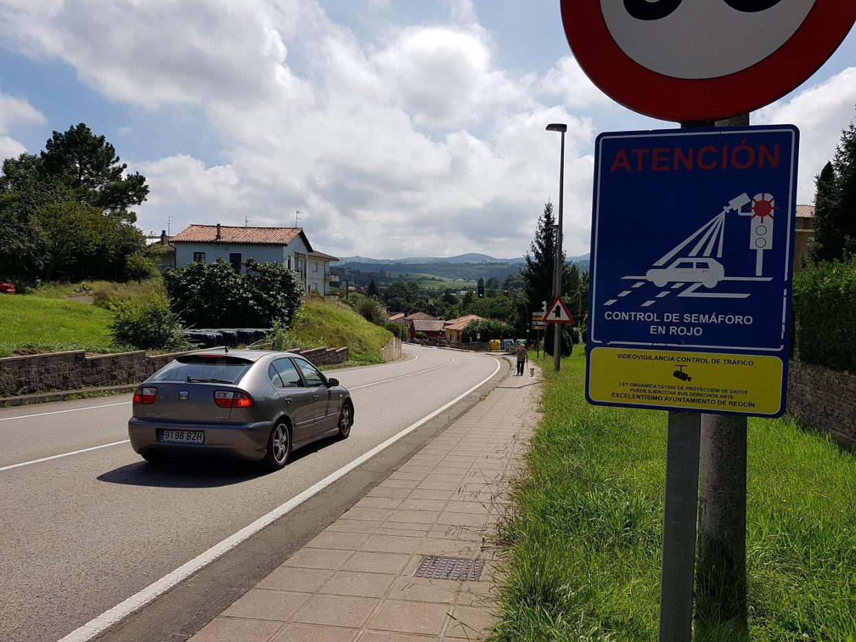 La vía afectada por el radar de Puente San Miguel es la que da acceso desde Vispieres.