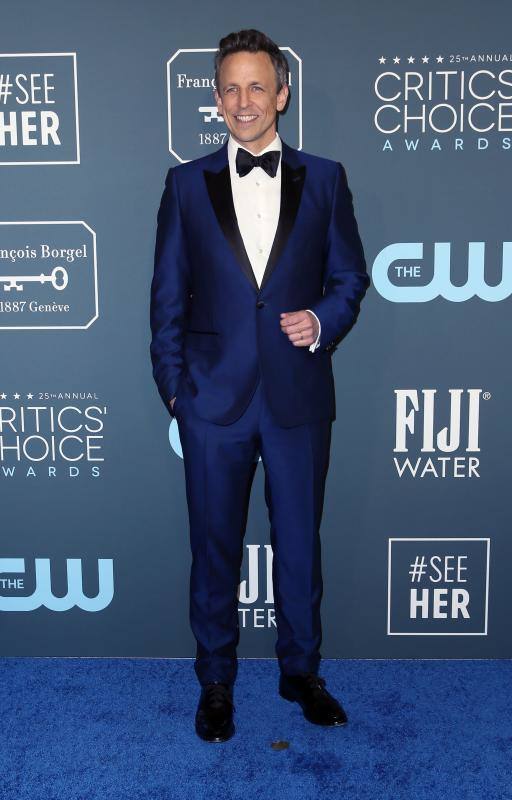 Seth Meyers: El conocido presentador de televisión eligió este traje en tonos azules y con solapa negra con pajarita a juego en el mismo color.
