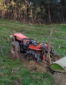 Imagen secundaria 2 - Un hombre herido grave tras sufrir un accidente con un tractor en Sámano