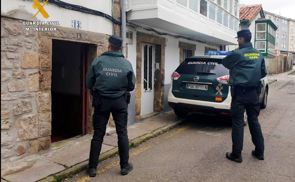 Vivienda de Reinosa donde la familia resultó intoxicada.