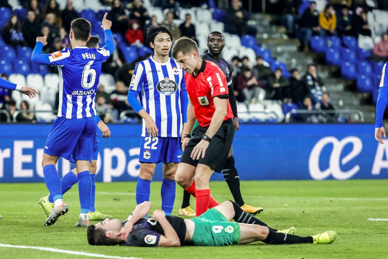 Fotos: El Racing cae ante el Dépor en Riazor