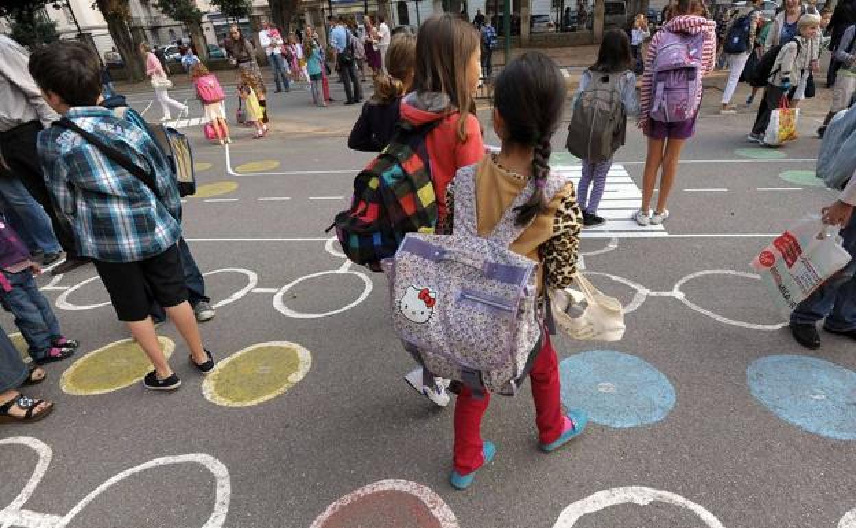 Cantabria rechaza el polémico pin parental por «atentar contra la educación en libertad»