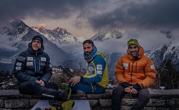 Txikon y su equipo ya están a los pies del Ama Dablam