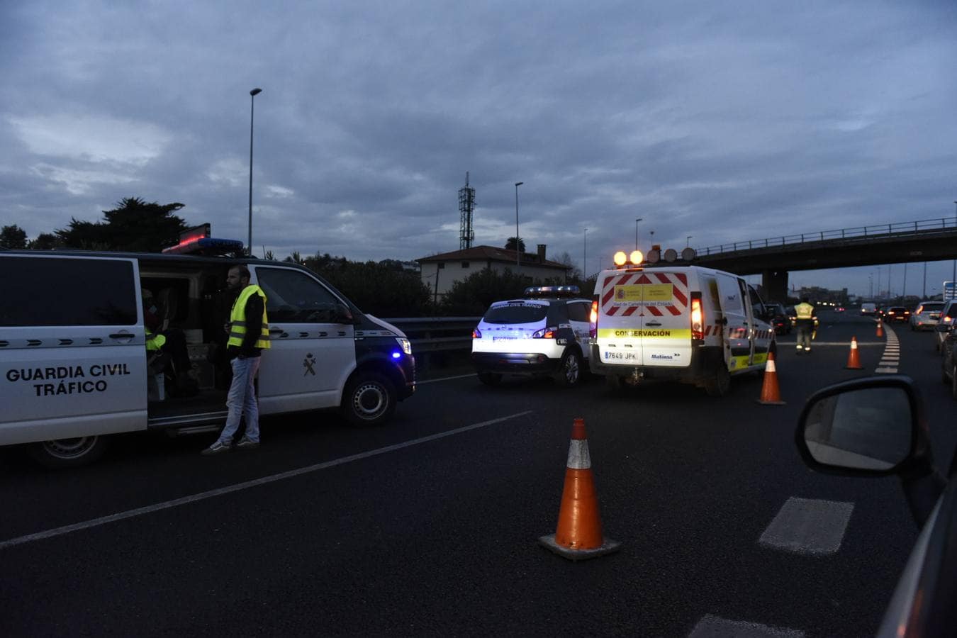 Importantes colas en la A-67 por el accidente múltiple.