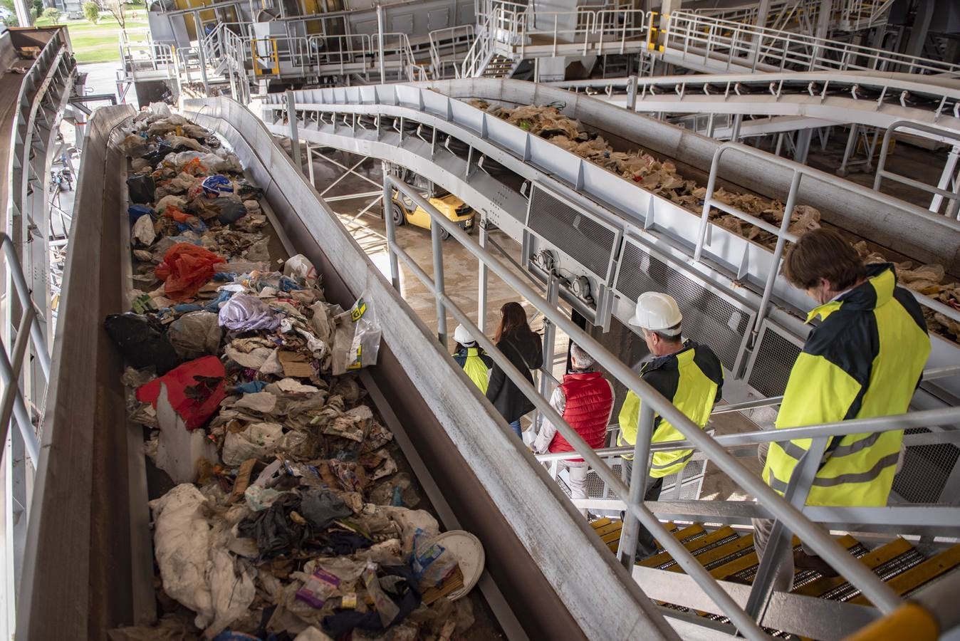 El centro procesa a día de hoy más de 230.000 toneladas de basura al año