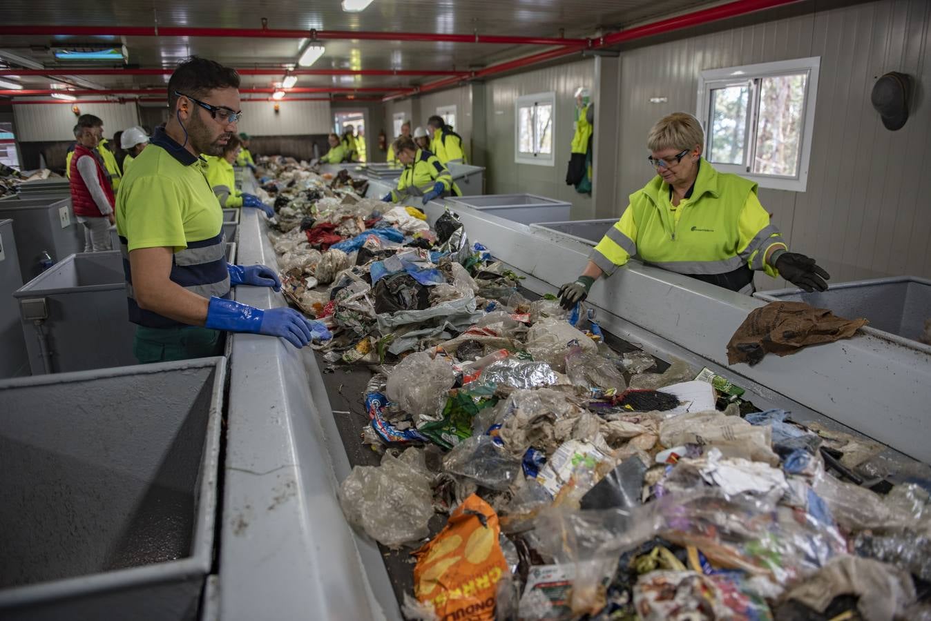 El centro procesa a día de hoy más de 230.000 toneladas de basura al año