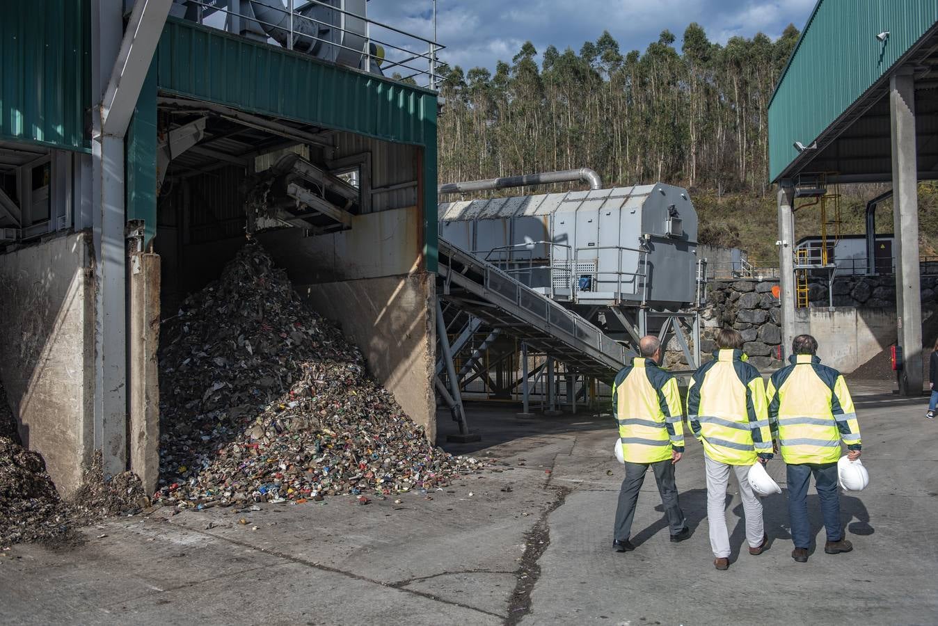 El centro procesa a día de hoy más de 230.000 toneladas de basura al año