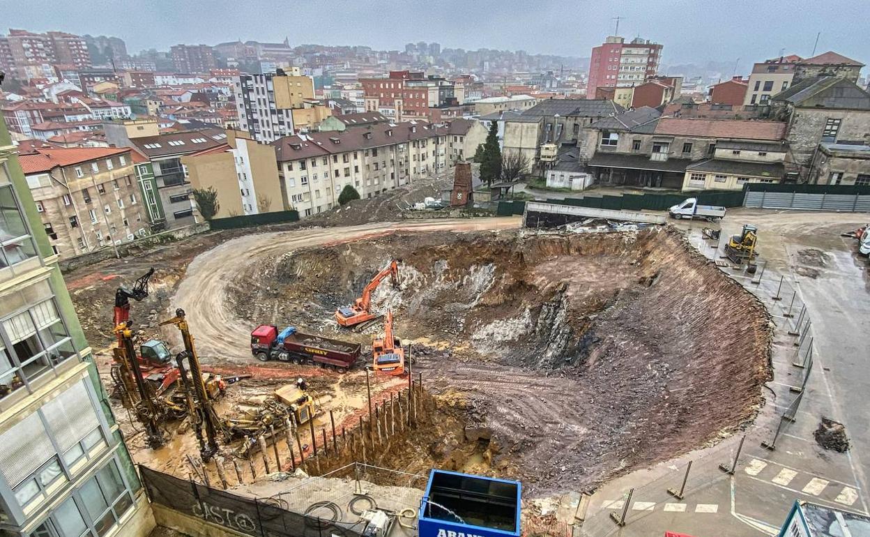 Instalados los 111 micropilotes de las 66 viviendas sociales de la calle Alta