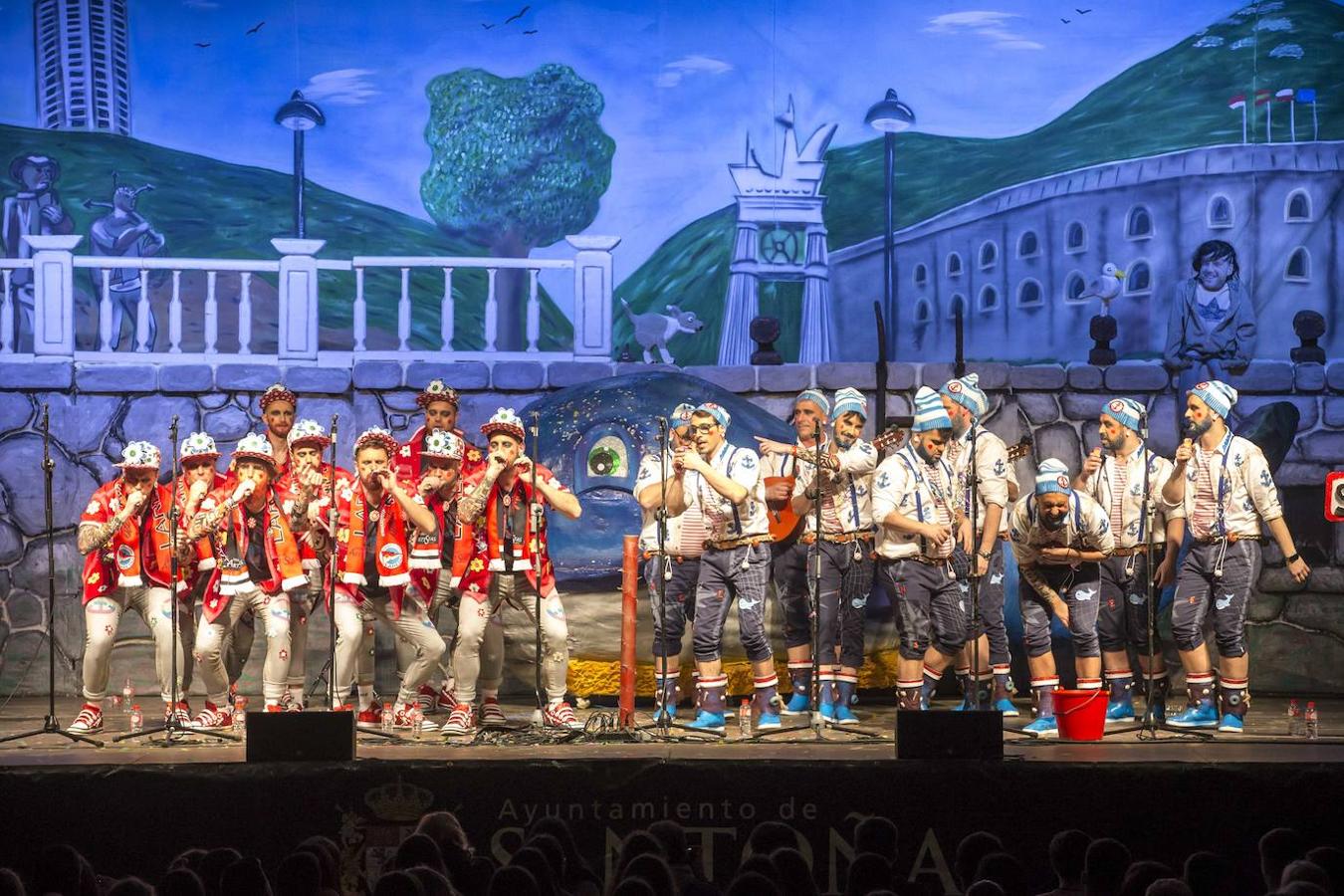 La fase preliminar del popular Concurso de Murgas del Carnaval de Santoña se puso en marcha en la noche del viernes y continuará a lo largo del fin de semana.