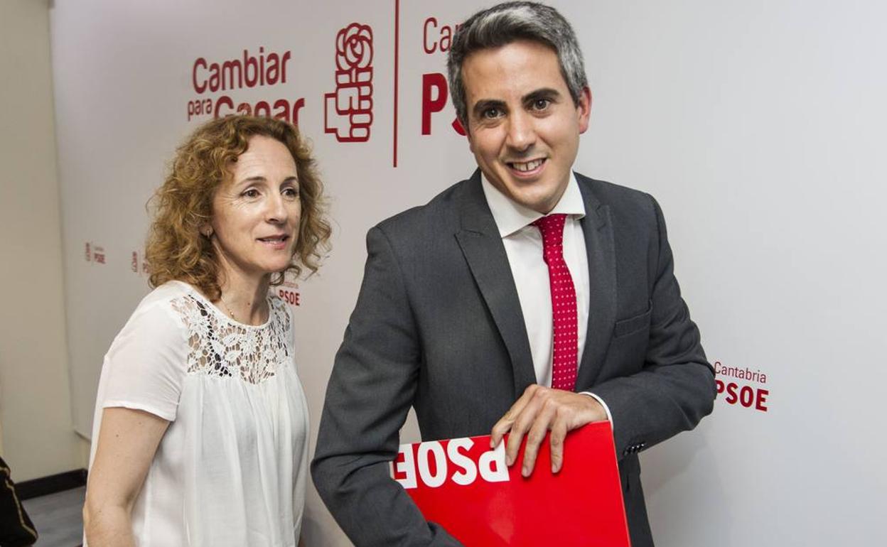 La senadora Isabel Fernández junto a Pablo Zuloaga