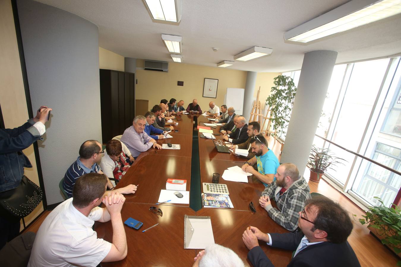 Firma del acuerdo laboral entre empresa y comité, en el Orecla. Junio 2016.