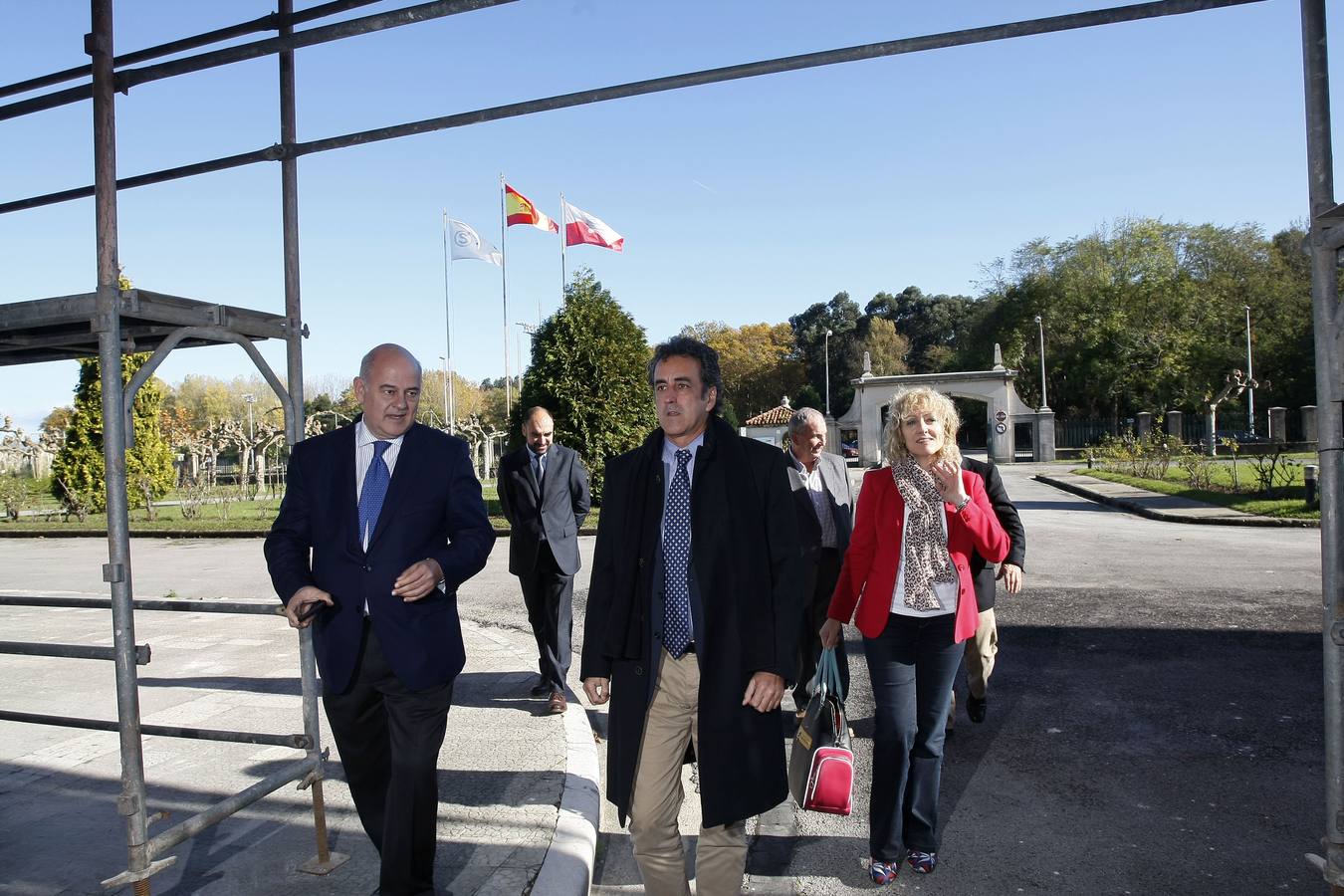 Visita a la fábrica de Torrelavega de la vicepresidenta regional, Rosa Eva Díaz Tezanos y del consejero Francisco Martín. Noviembre de 2016.