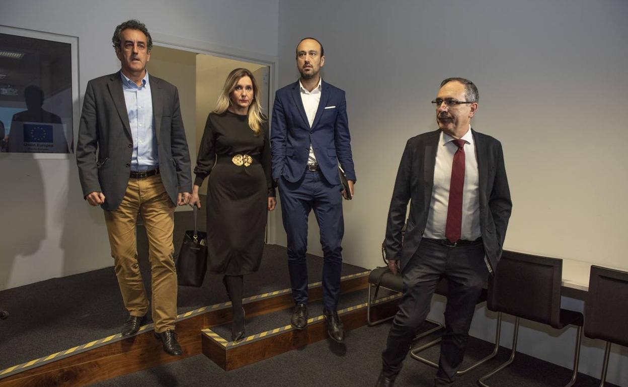 Francisco Martín, Gema Díaz Real, Javier López Estrada y Cruz Viadero se han reunido este viernes por la mañana para tratar el asunto de Sniace.