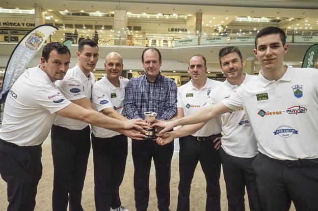 El Peñacastillo de Iturbe, Víctor, Salmón, Nel, Castillo, Haya y José Manuel, defiende título. 