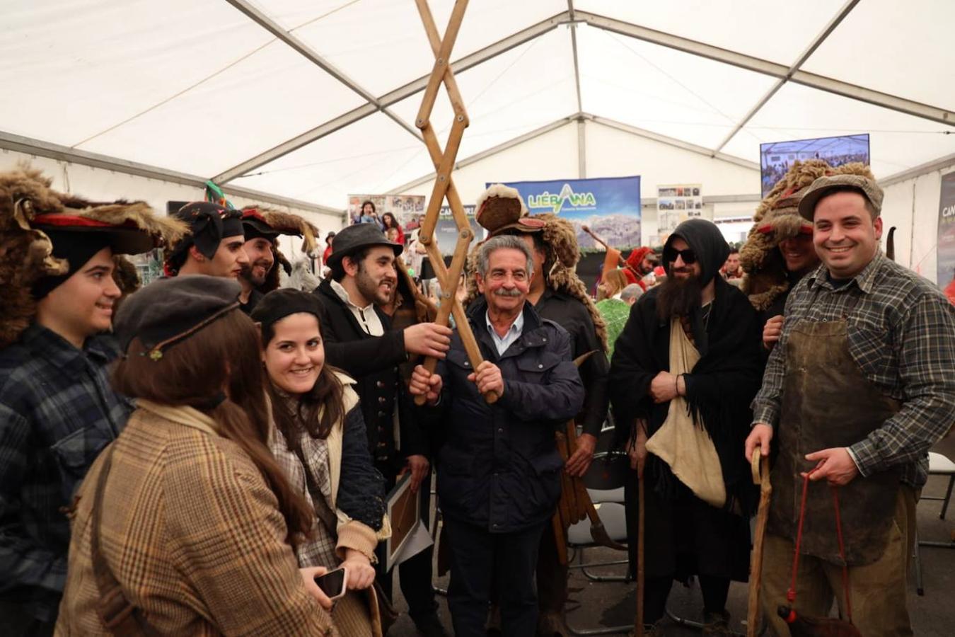 Cientos de personas participan hoy en una celebración ancestral lebaniega