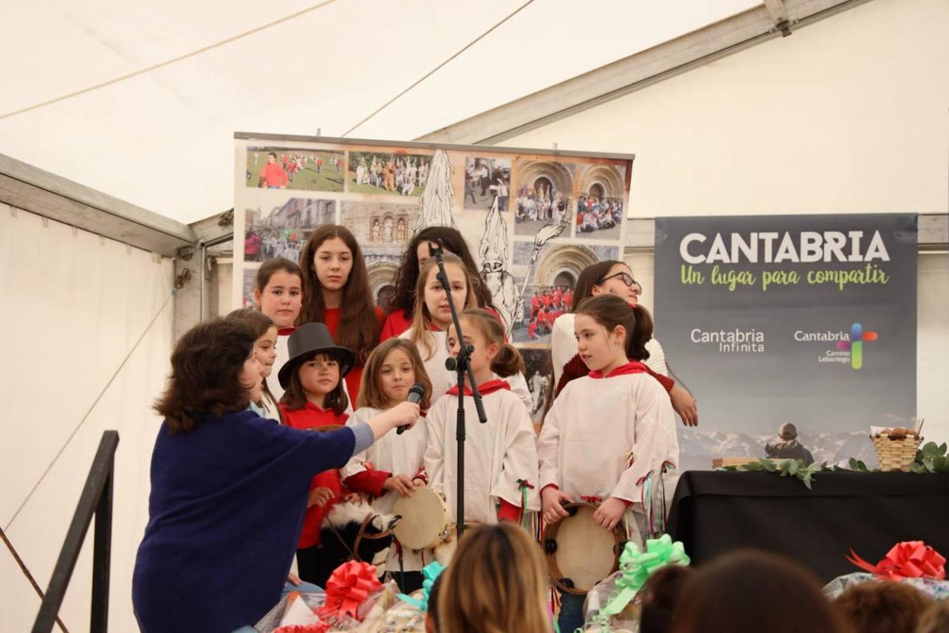 Cientos de personas participan hoy en una celebración ancestral lebaniega