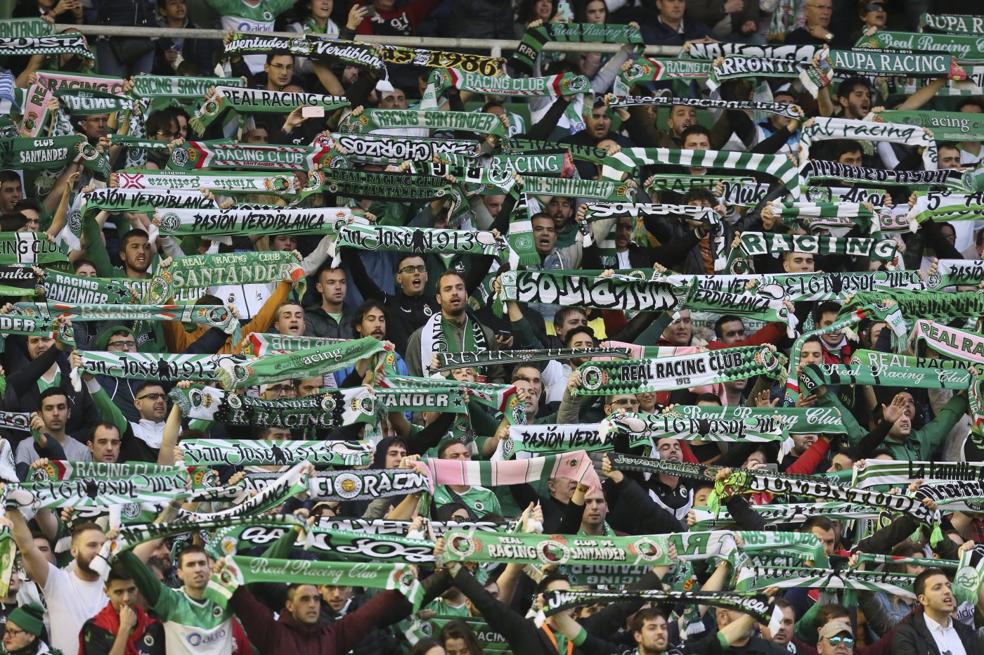 La Gradona, en apoyo a sus futbolistas. fotografías: daniel pedriza