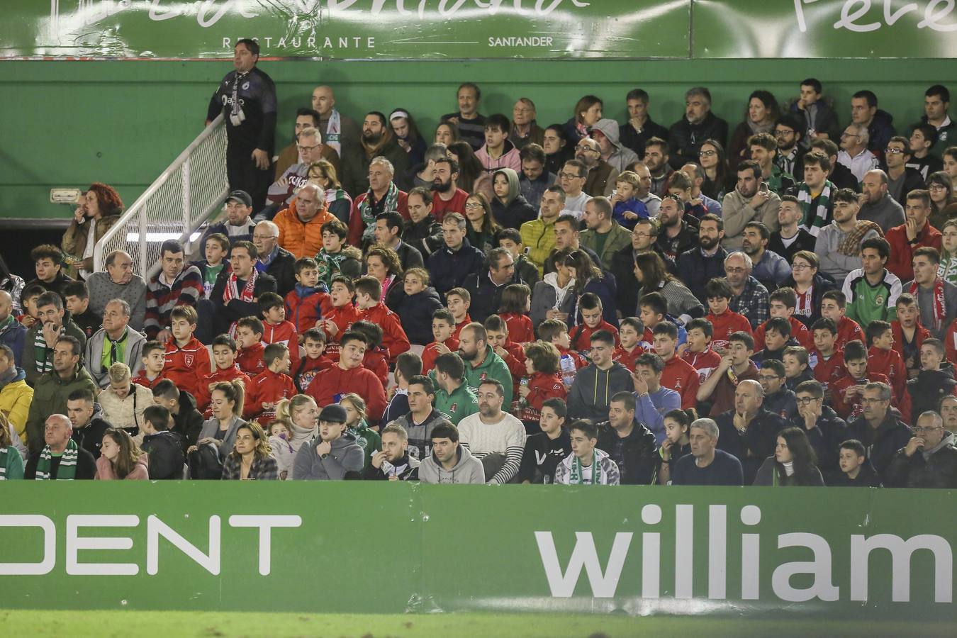 Fotos: Búscate si estuviste en la Tribuna Este de los Campos de Sport