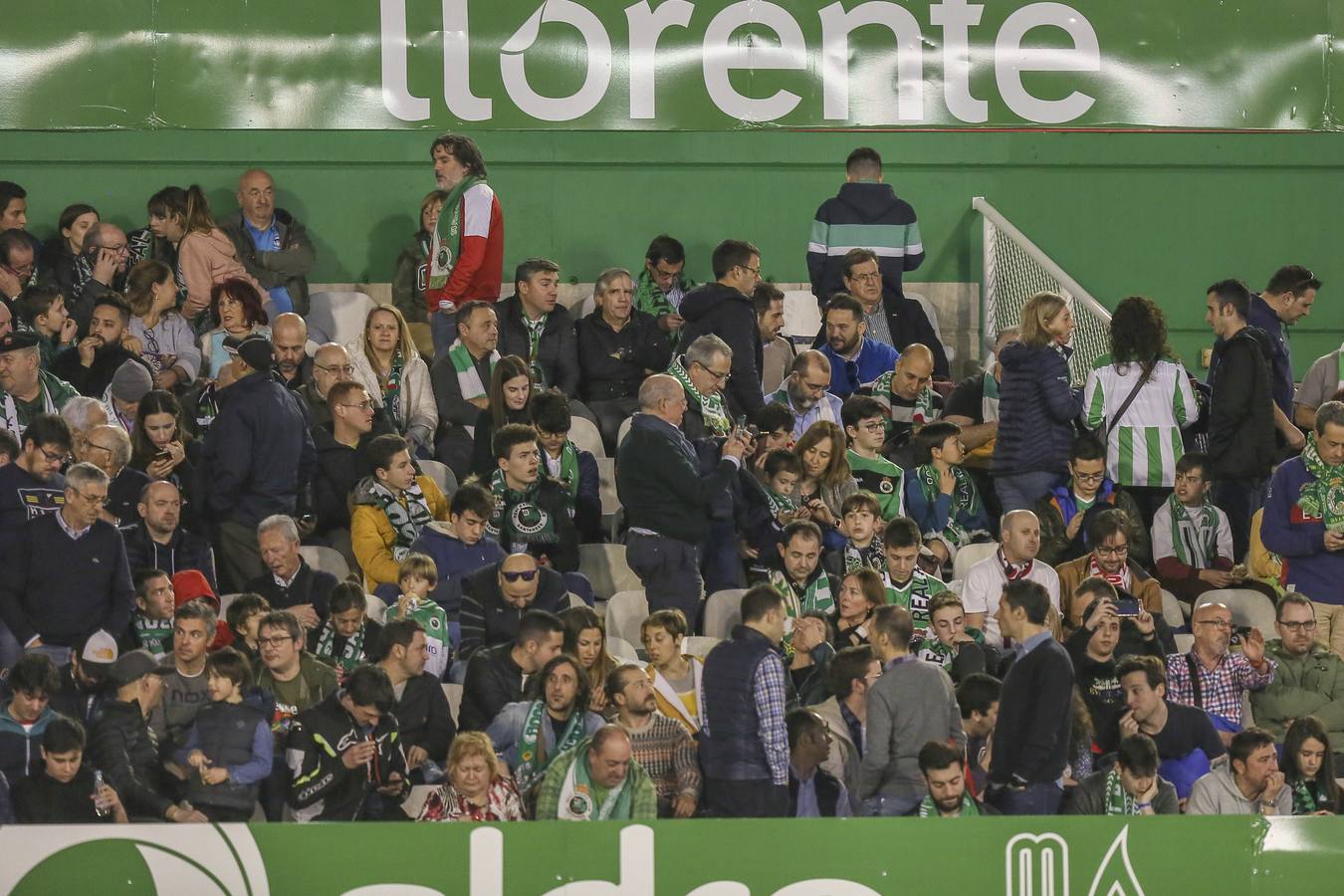 Fotos: Búscate si estuviste en la Tribuna Este de los Campos de Sport