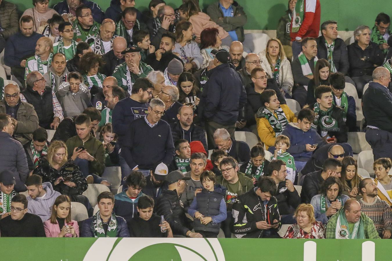 Fotos: Búscate si estuviste en la Tribuna Este de los Campos de Sport