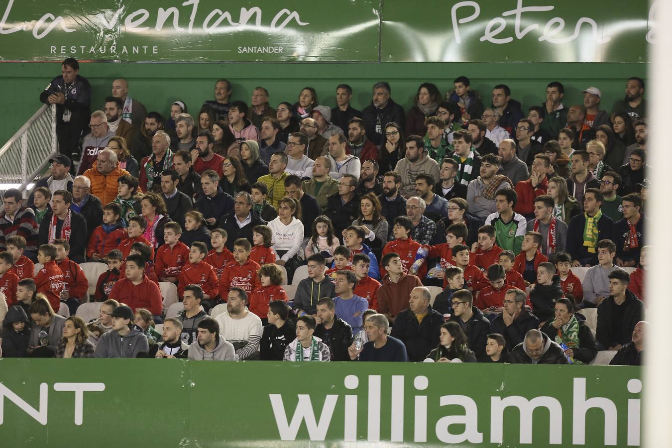 Fotos: Búscate si estuviste en la Tribuna Este de los Campos de Sport