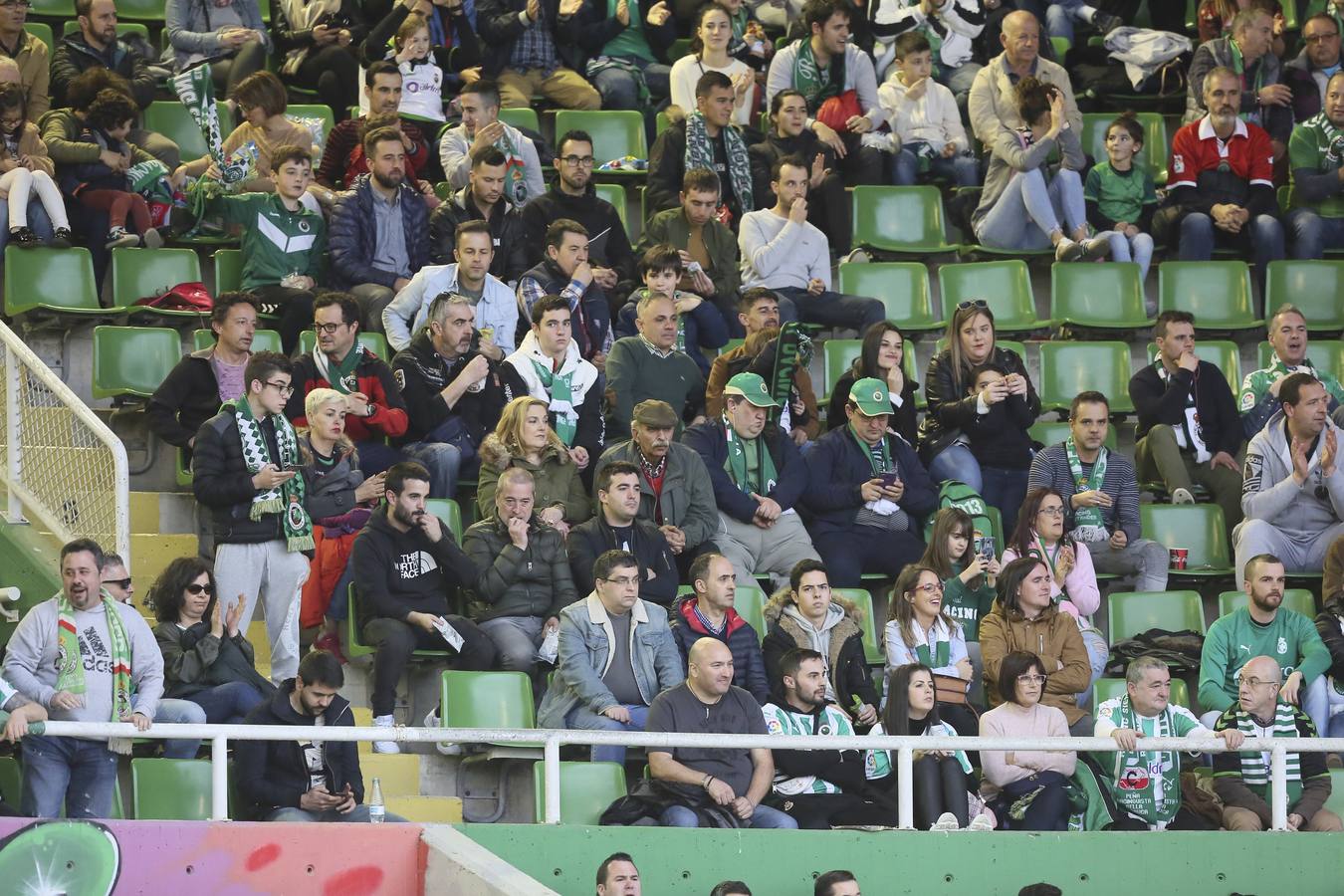 Fotos: Búscate si estuviste en la Tribuna Norte de los Campos de Sport