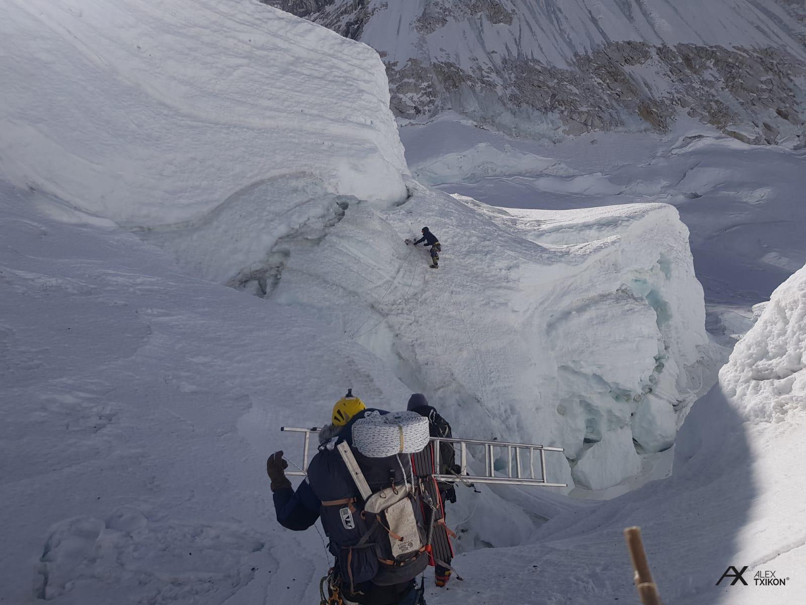 Fotos: Txikon, en la expedición invernal al Everest