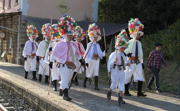 La tradición recorrerá los barrios de Los Carabeos. 