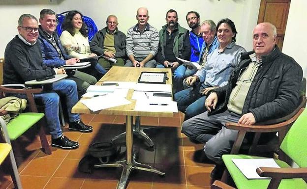 Imagen de la última reunión mantenida en Liérganes este mes. 