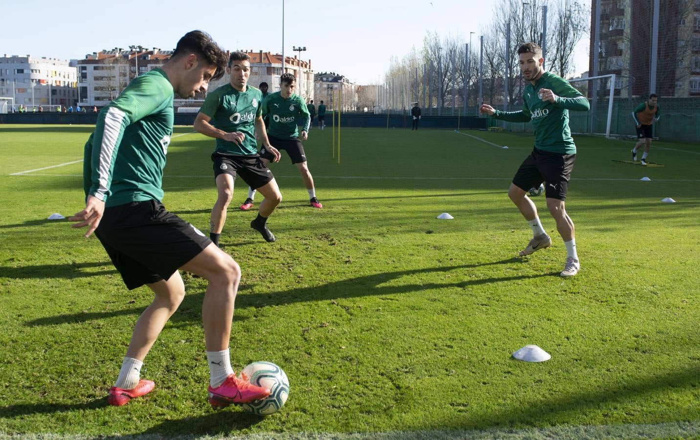 Fotos: Entrenamiento del racing para preparar el partido ante el Málaga