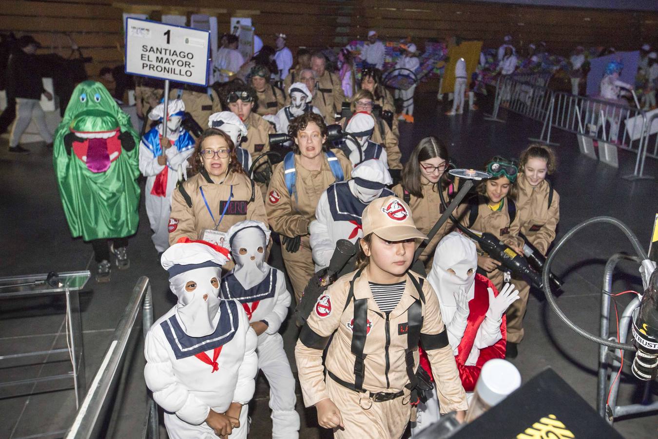 Esta noche, a las ocho de la tarde, tuvo lugar la Gran Gala con 1.300 participantes que exhibieron sus disfraces, que hasta ese momento mantenían en secreto. El jurado deliberará y anunciará el sábado los finalistas