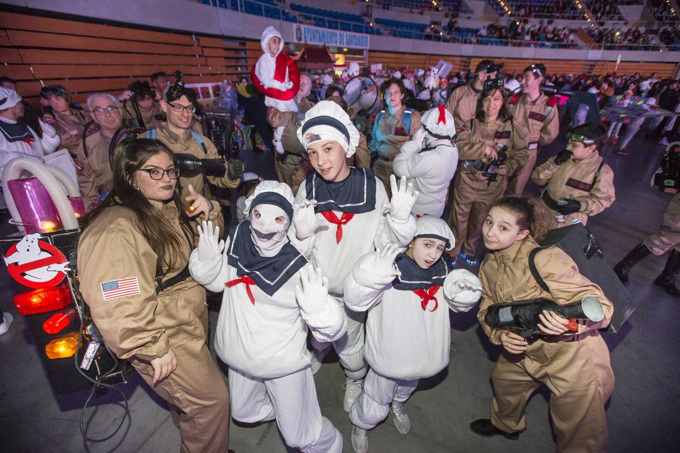 Esta noche, a las ocho de la tarde, tuvo lugar la Gran Gala con 1.300 participantes que exhibieron sus disfraces, que hasta ese momento mantenían en secreto. El jurado deliberará y anunciará el sábado los finalistas