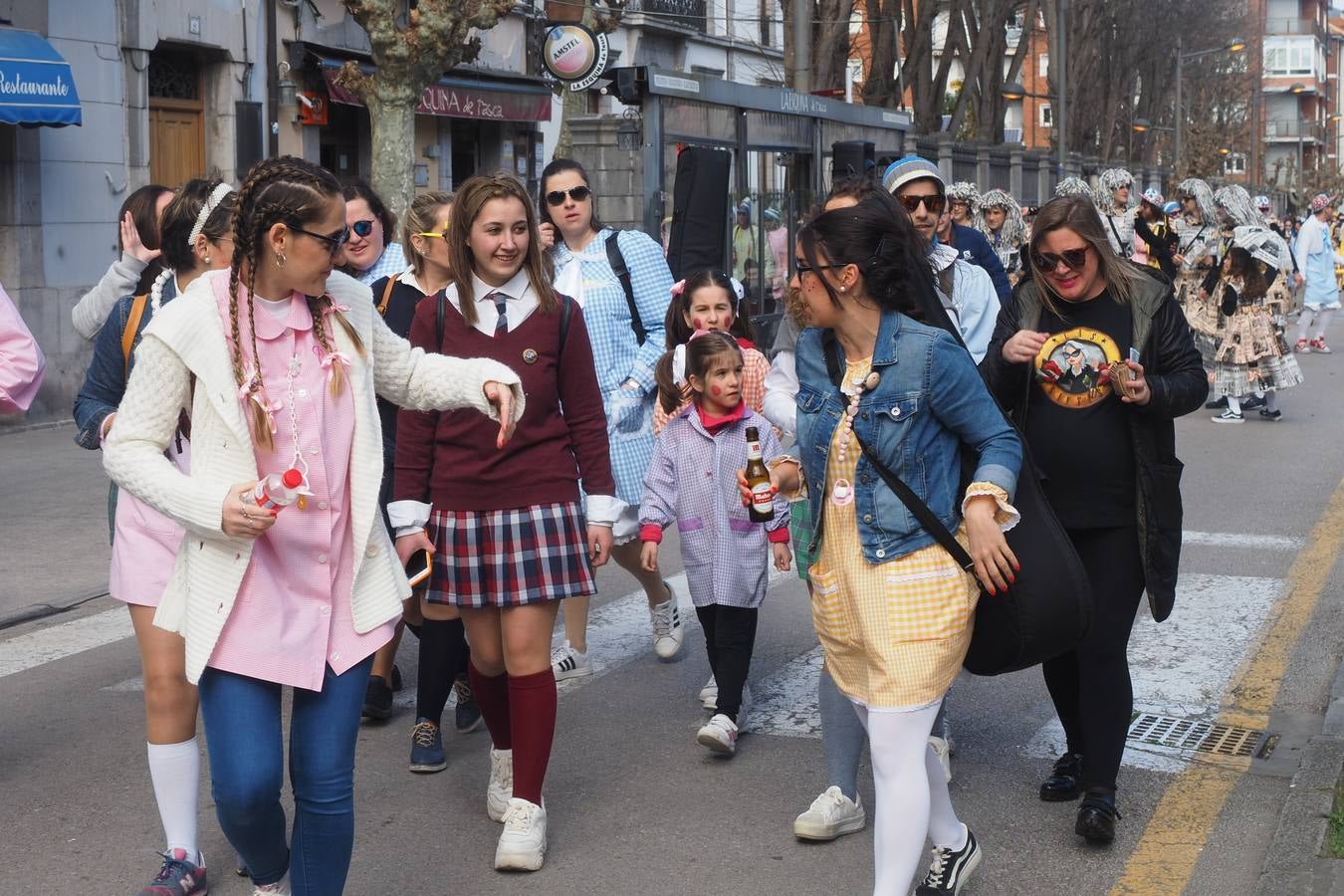 Fotos: Viernes de Carnaval en Santoña