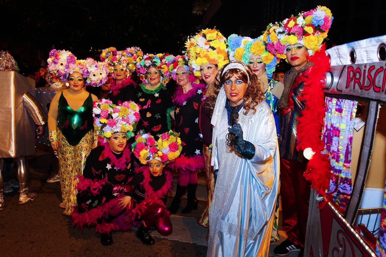 Fotos: Desfile multitudinario en Torrelavega