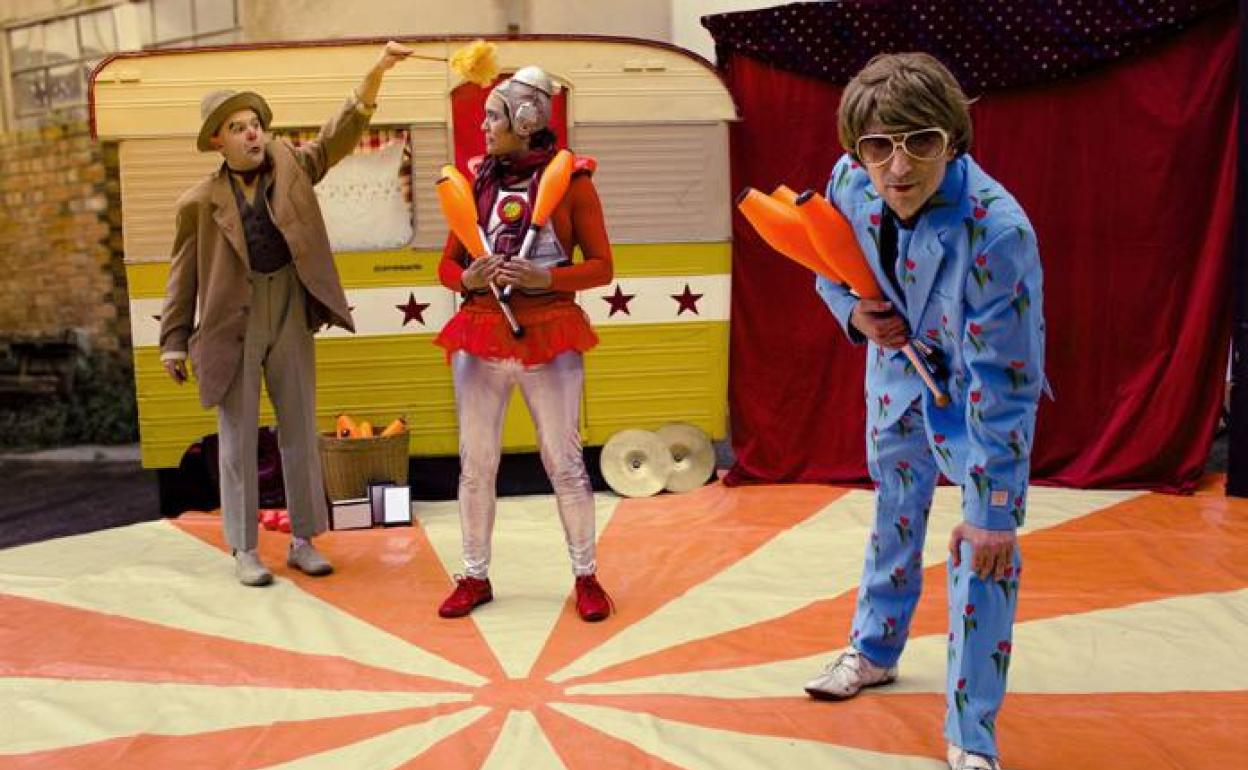 Malabaracirco presenta 'Circus Magníficus' en el Parlamento de Cantabria