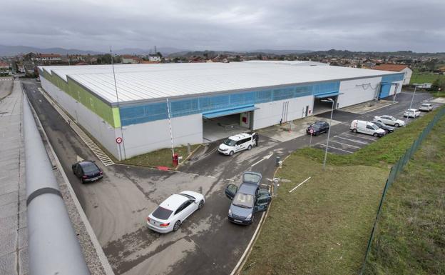 Imagen de uno de los edificios de la nueva sede de la estación de autobuses, en Peñacastillo, tomada desde el vial de Severo Ochoa.