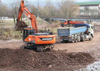 Imagen secundaria 1 - Confederación prepara un estudio hidrológico sobre los ríos Ebro, Híjar e Izarilla para contener las inundaciones