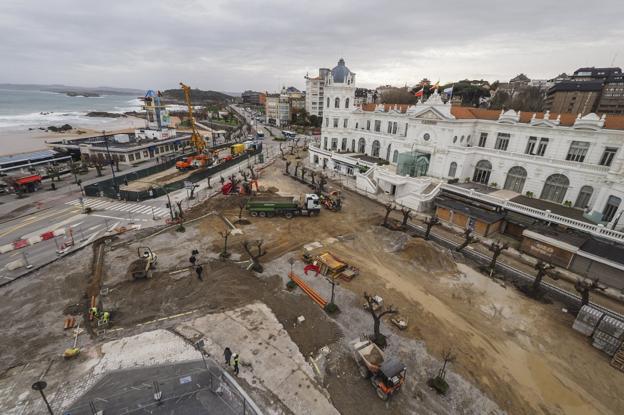 La segunda fase de la construcción del tanque de tormentas de la Plaza de Italia comenzó esta semana. En la imagen tomada ayer se aprecia el aspecto actual de la zona. 