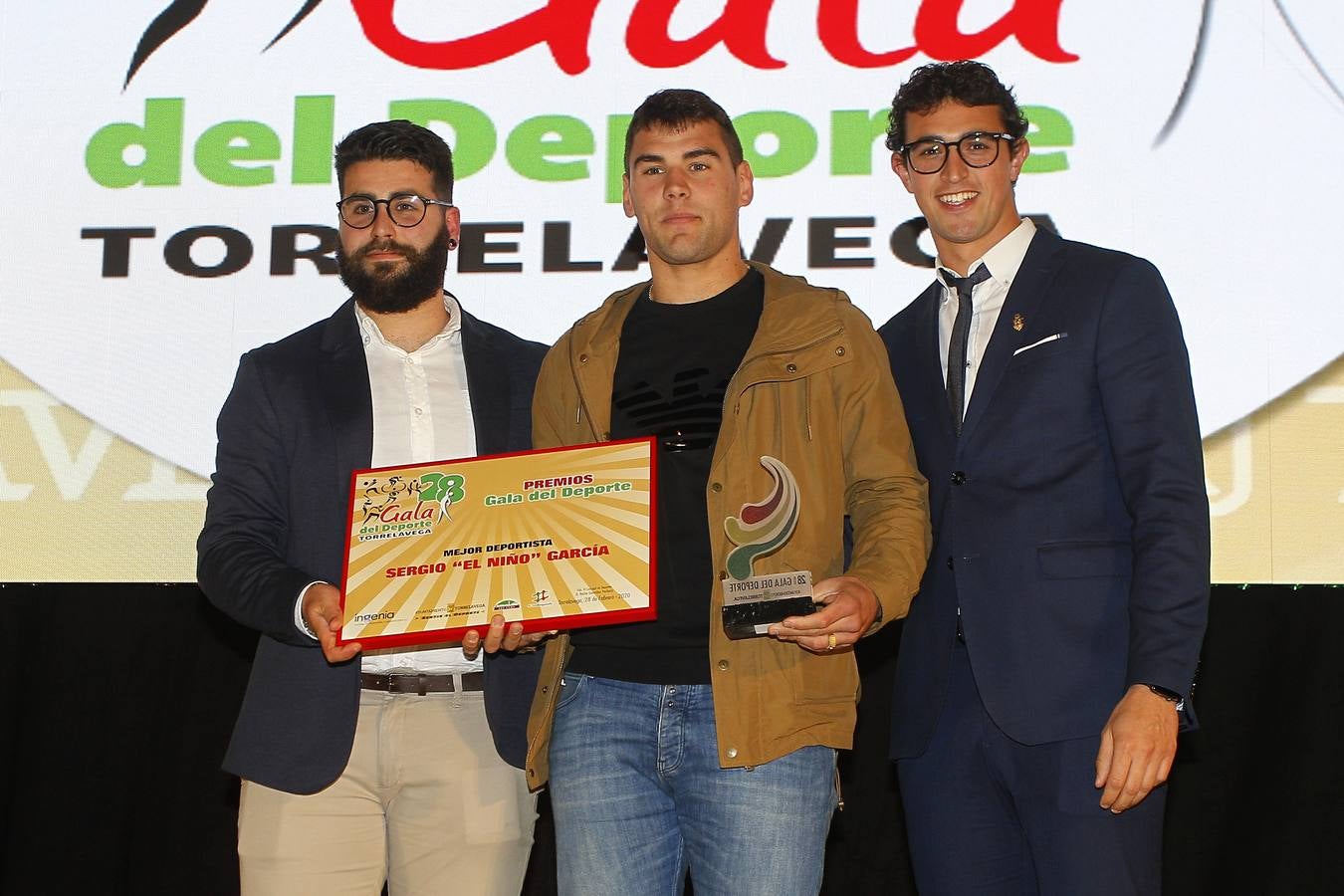 Sergio García 'El Niño' recibe el premio de major deportista de Torrelavega en 2019.