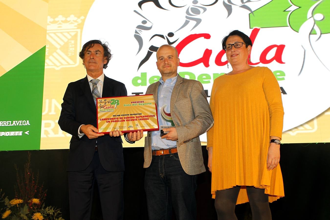 Sergio García 'El Niño' recibe el premio de major deportista de Torrelavega en 2019.