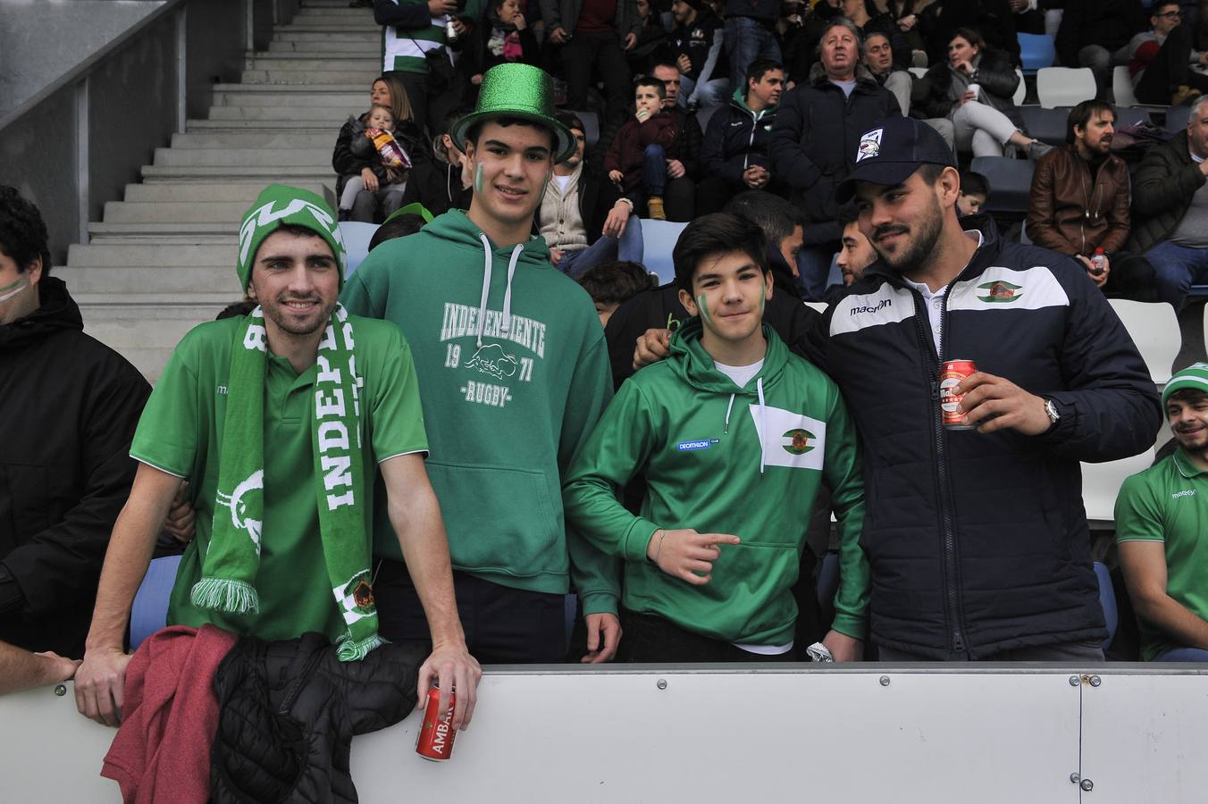 Fotos: Gran ambiente en el derbi del Malecón entre el Aldro Independiente y el Bathco