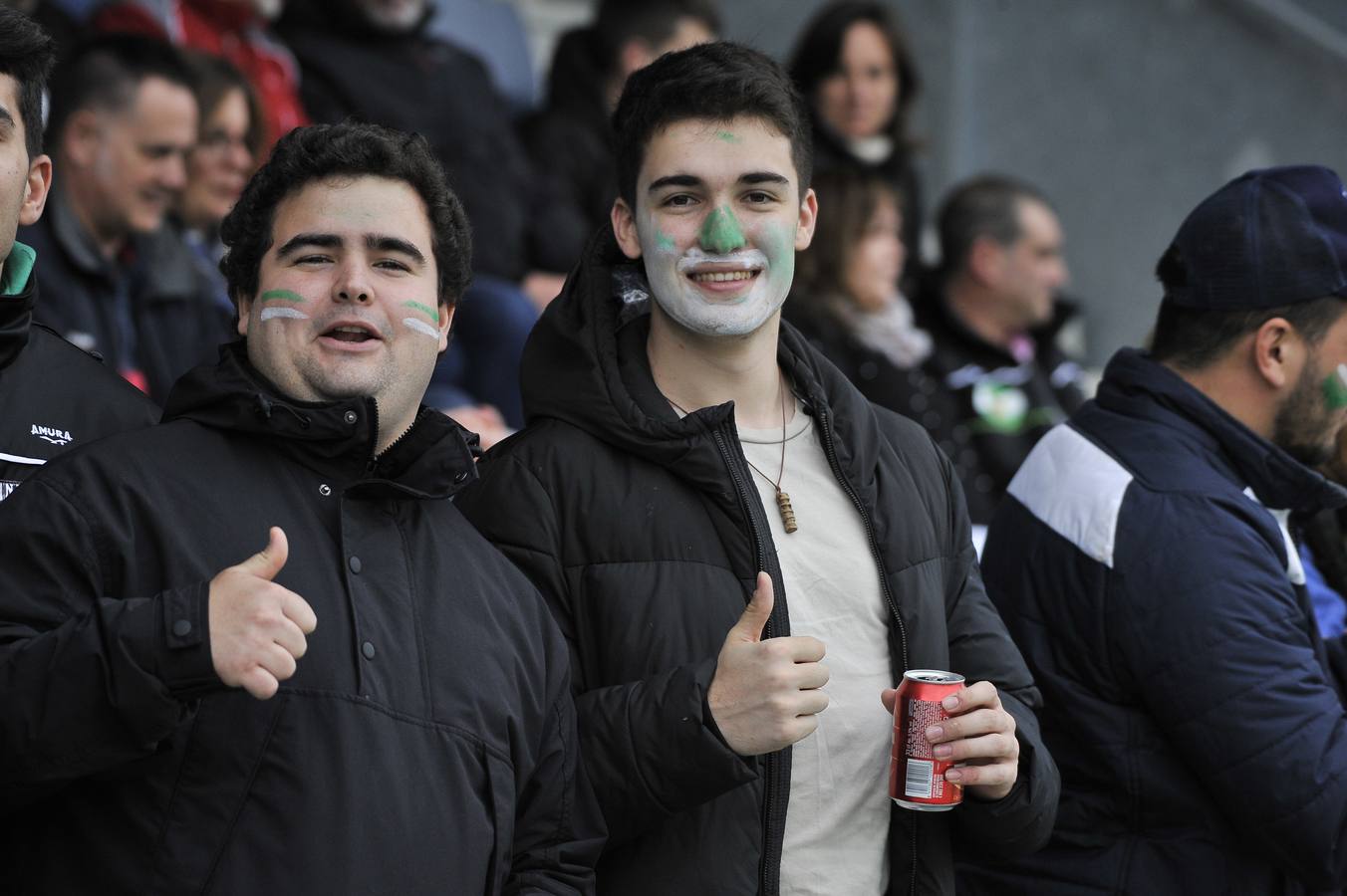 Fotos: Gran ambiente en el derbi del Malecón entre el Aldro Independiente y el Bathco