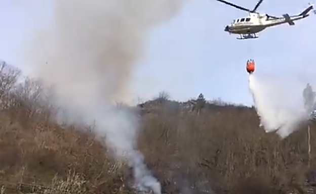 Dos incendios permanecen activos en Cantabria, uno en Barcenilla y otro en Sopeña